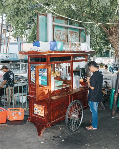 Rahel Stephanie’s culinary guide to Jakarta .